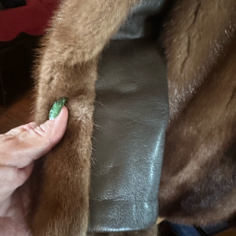Beautiful Mink Stroller with Leather Inserts - Picture 3 of 10
